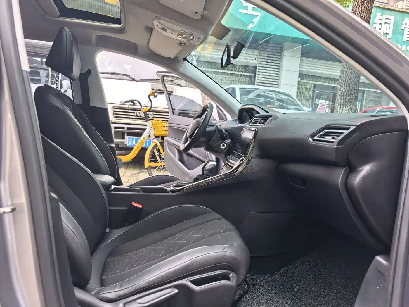 Peugeot 308 2016 1.6L Automatic Fashion фото 7