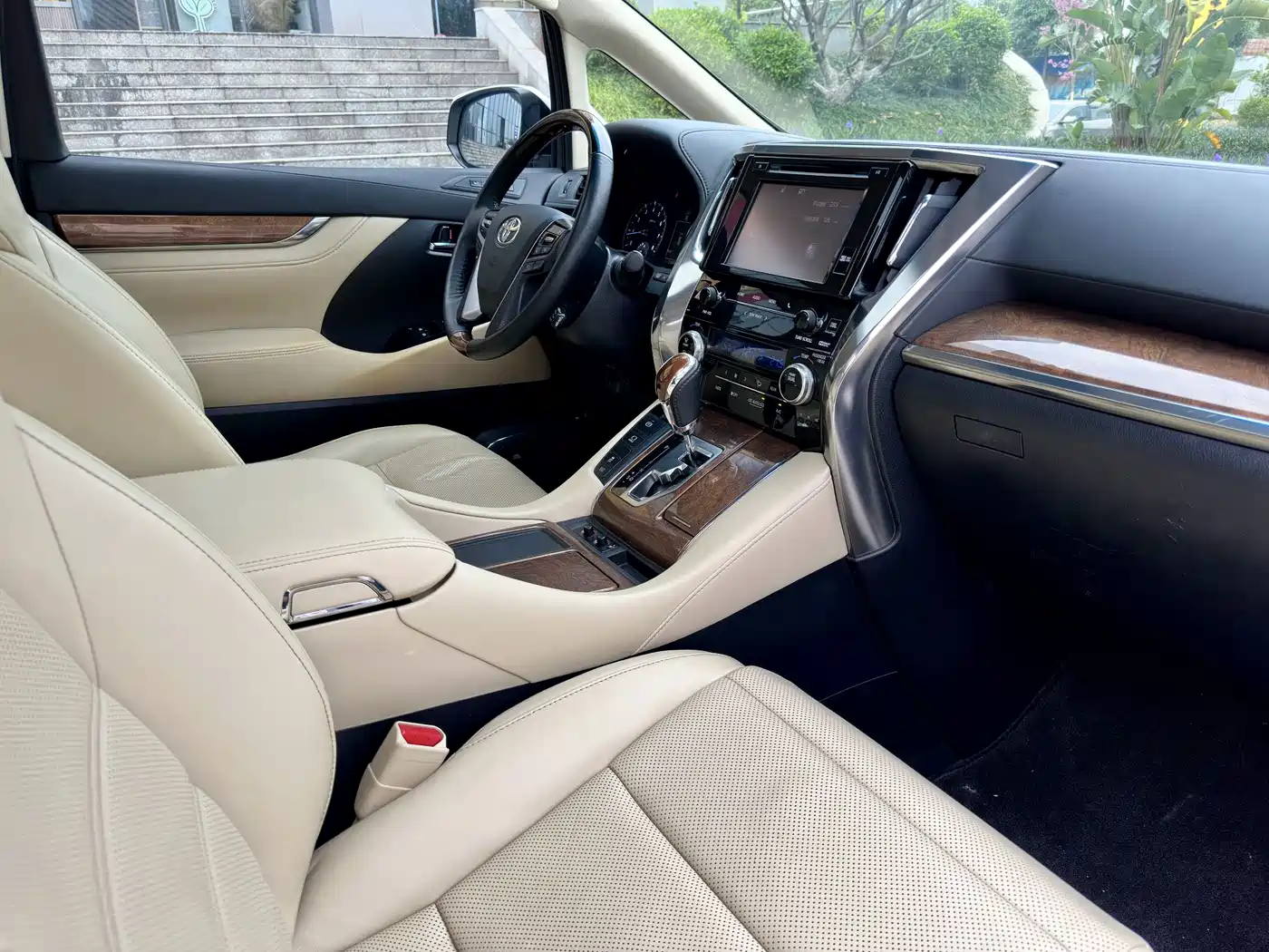 Toyota Alphard 2015 3.5L Premium Edition фото 11