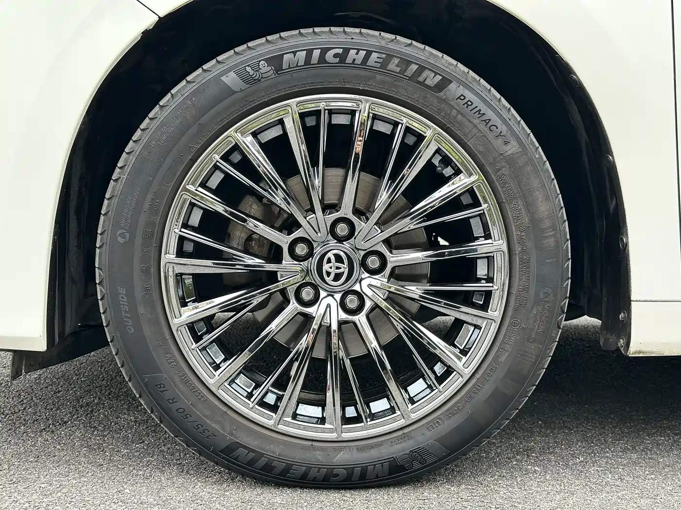 Toyota Alphard 2015 3.5L Premium Edition фото 40