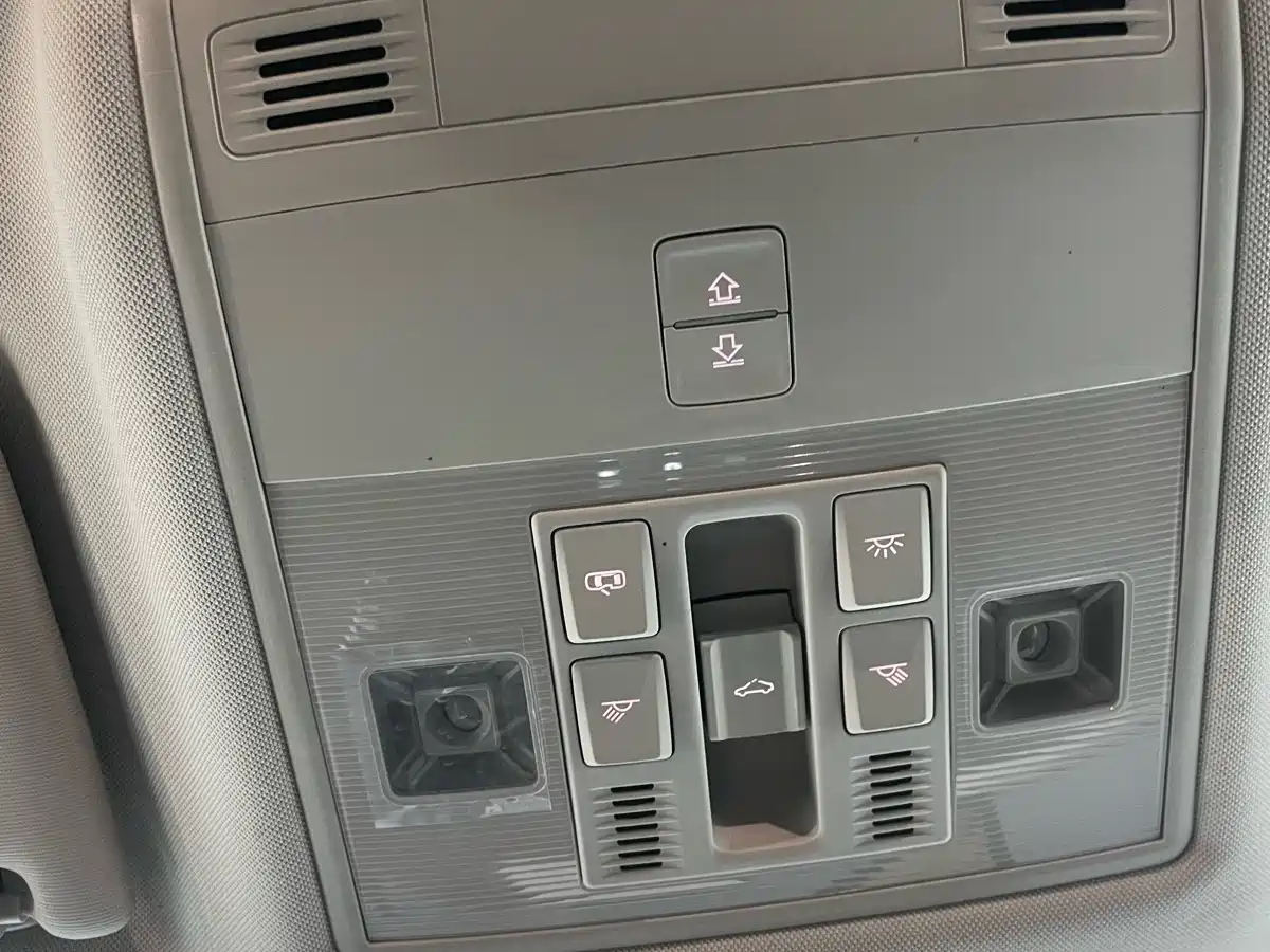 Volkswagen Tharu 2022 280TSI FWD Luxury Edition фото 12