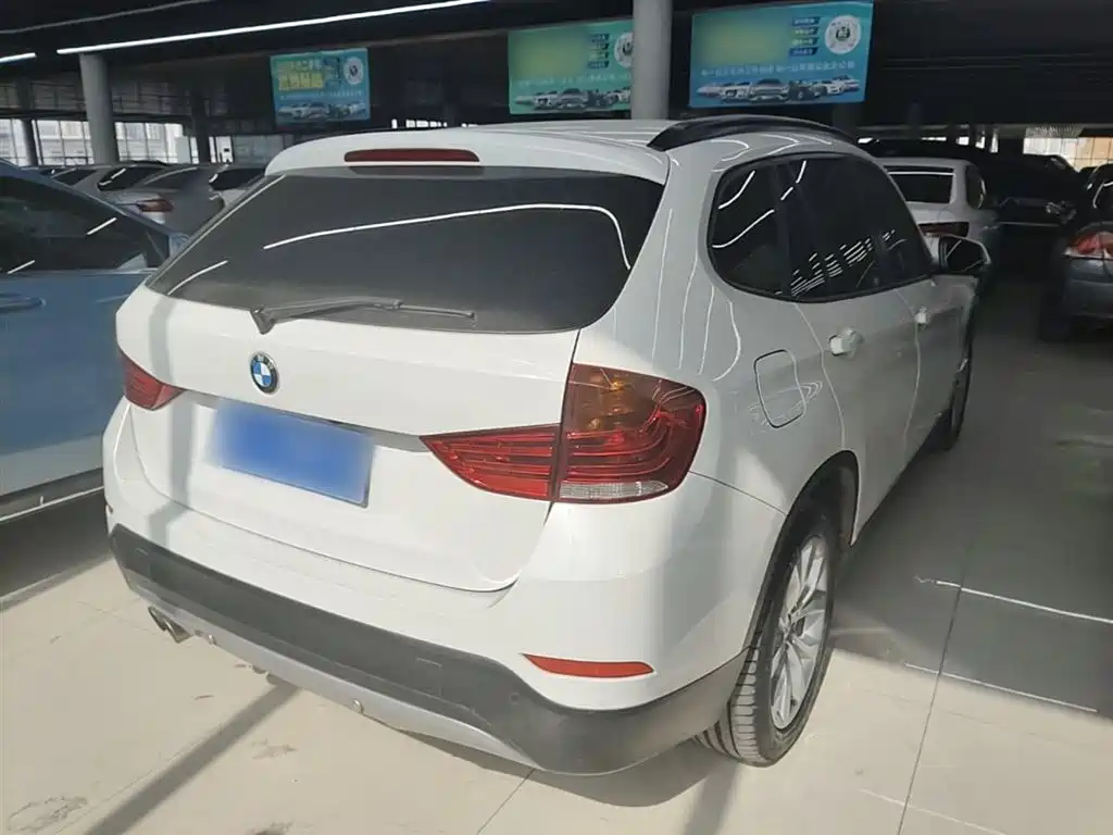 BMW X1 2014 sDrive18i Fashion Edition фото 7