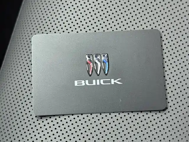 Фото 6 - Buick E5