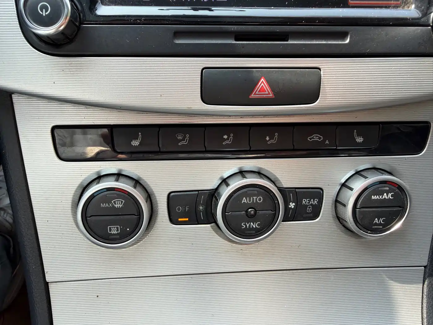 Volkswagen Magotan 2013 1.8TSI Premium фото 22