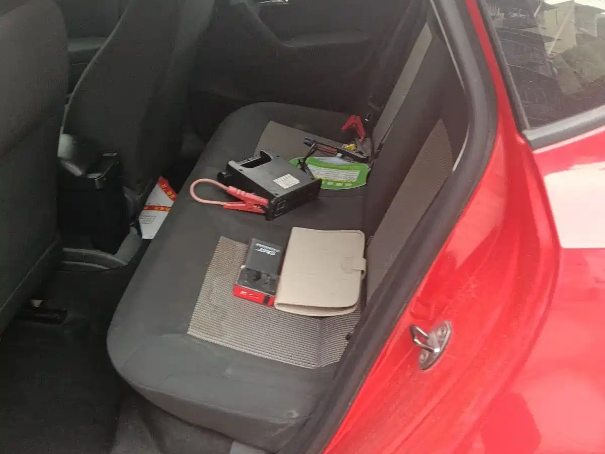 Volkswagen Polo 2016 1.4L Automatic Trend фото 6