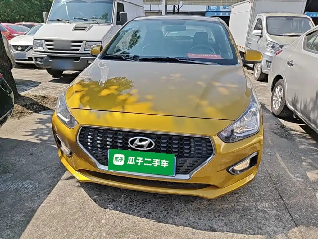 Photo 3 - Hyundai Verna