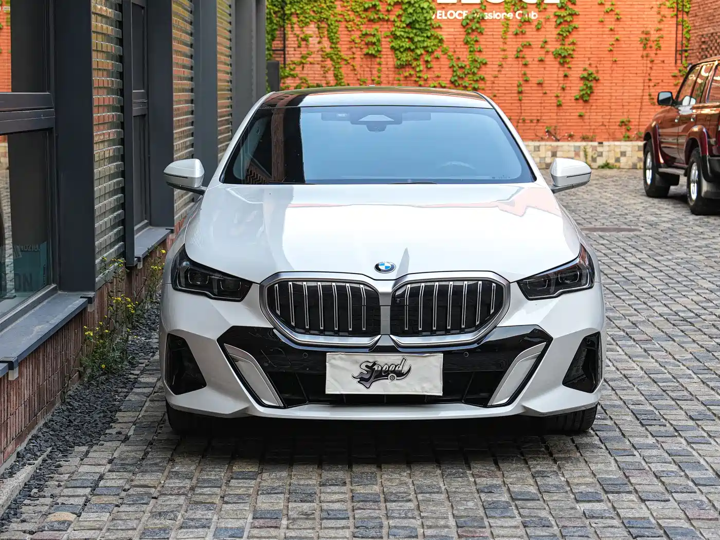 BMW 5 Series 2024 530Li Premium M Sport Package фото 2