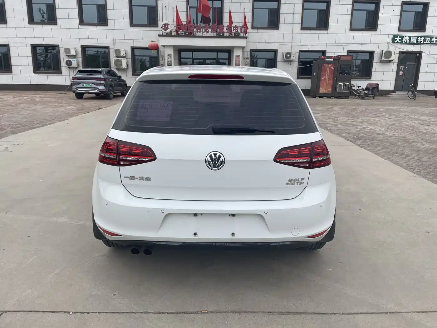Volkswagen Golf 2017 230TSI Auto Luxury Millionth Anniversary Edition фото 4