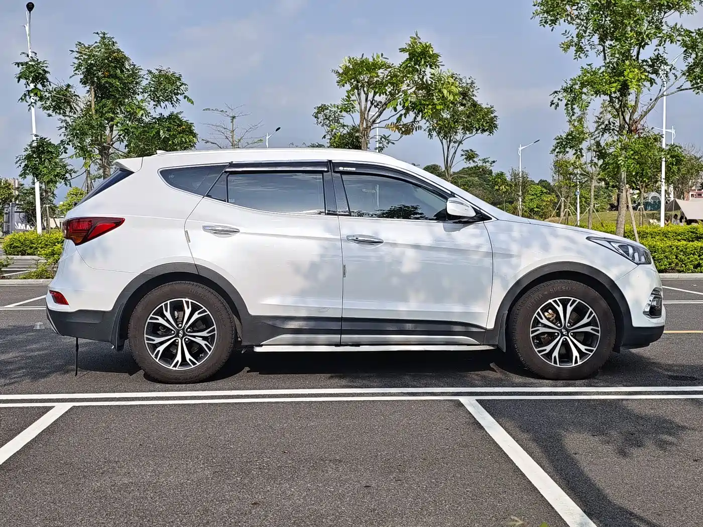 Hyundai Santa Fe 2017 2.0T Automatic 4WD Intelligent 7-Seater фото 8