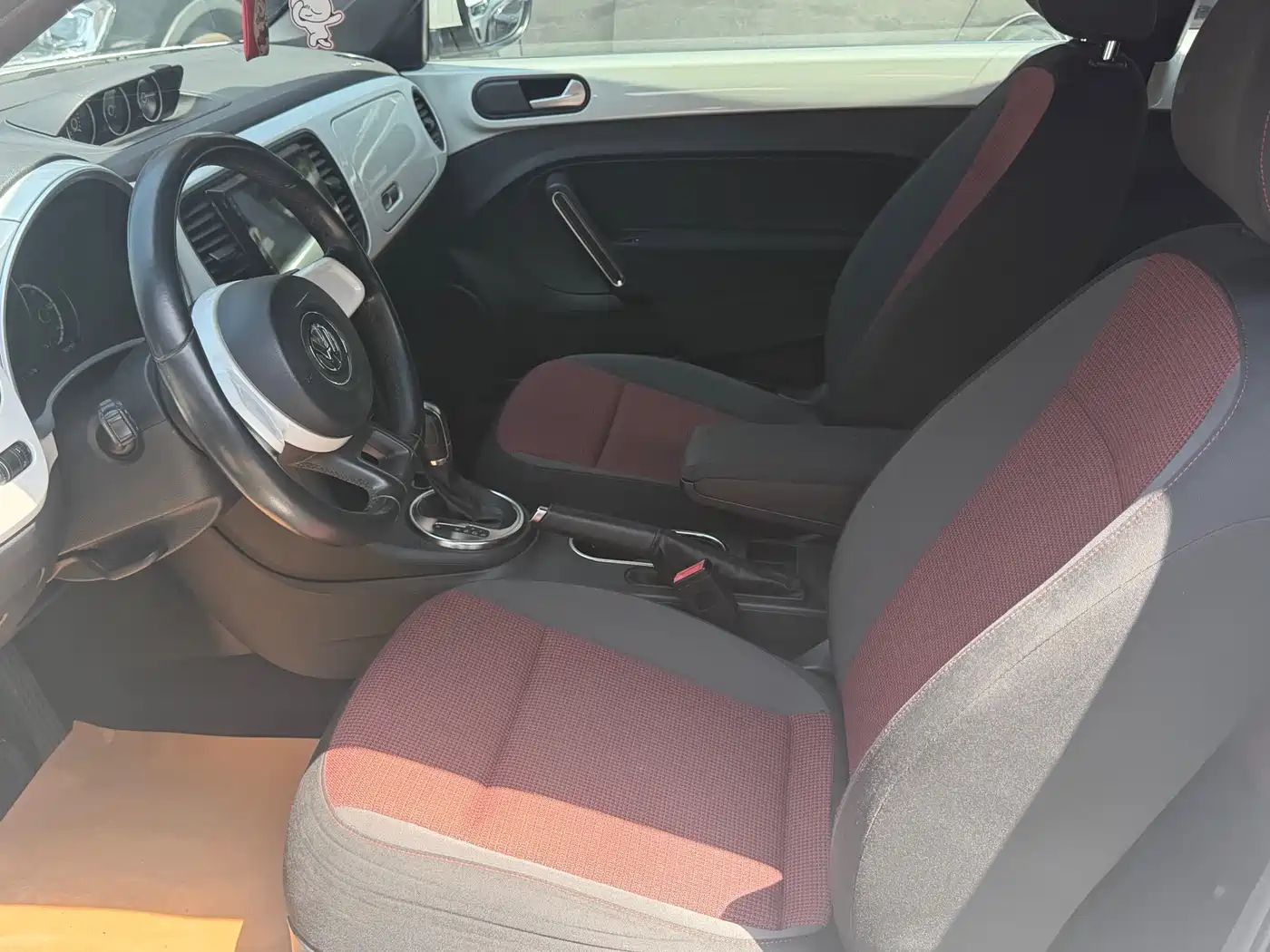 Volkswagen Beetle 2014 1.4TSI Fashion Edition фото 5