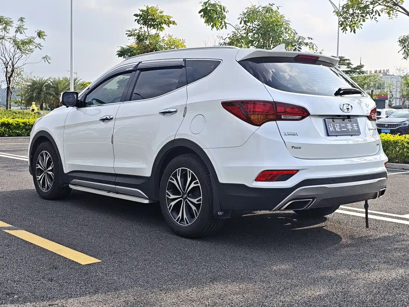 Hyundai Santa Fe 2017 2.0T Automatic 4WD Intelligent 7-Seater фото 4