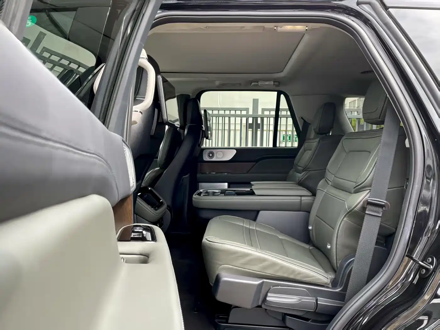 LINCOLN NAVIGATOR