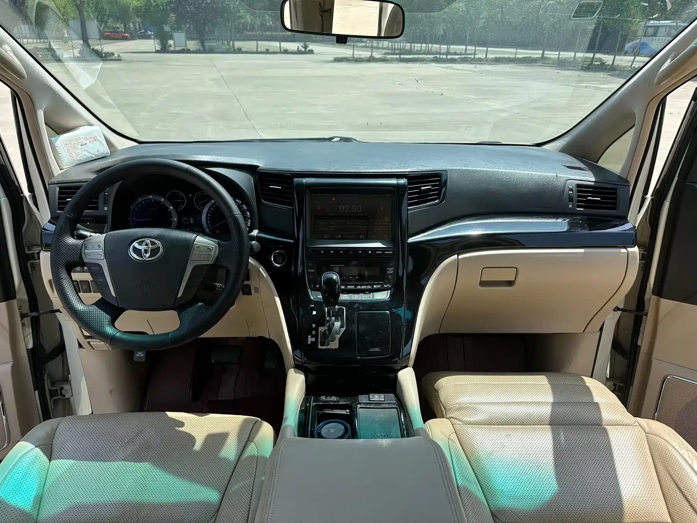 Toyota Alphard 2011 Model 2.4L Luxury фото 9