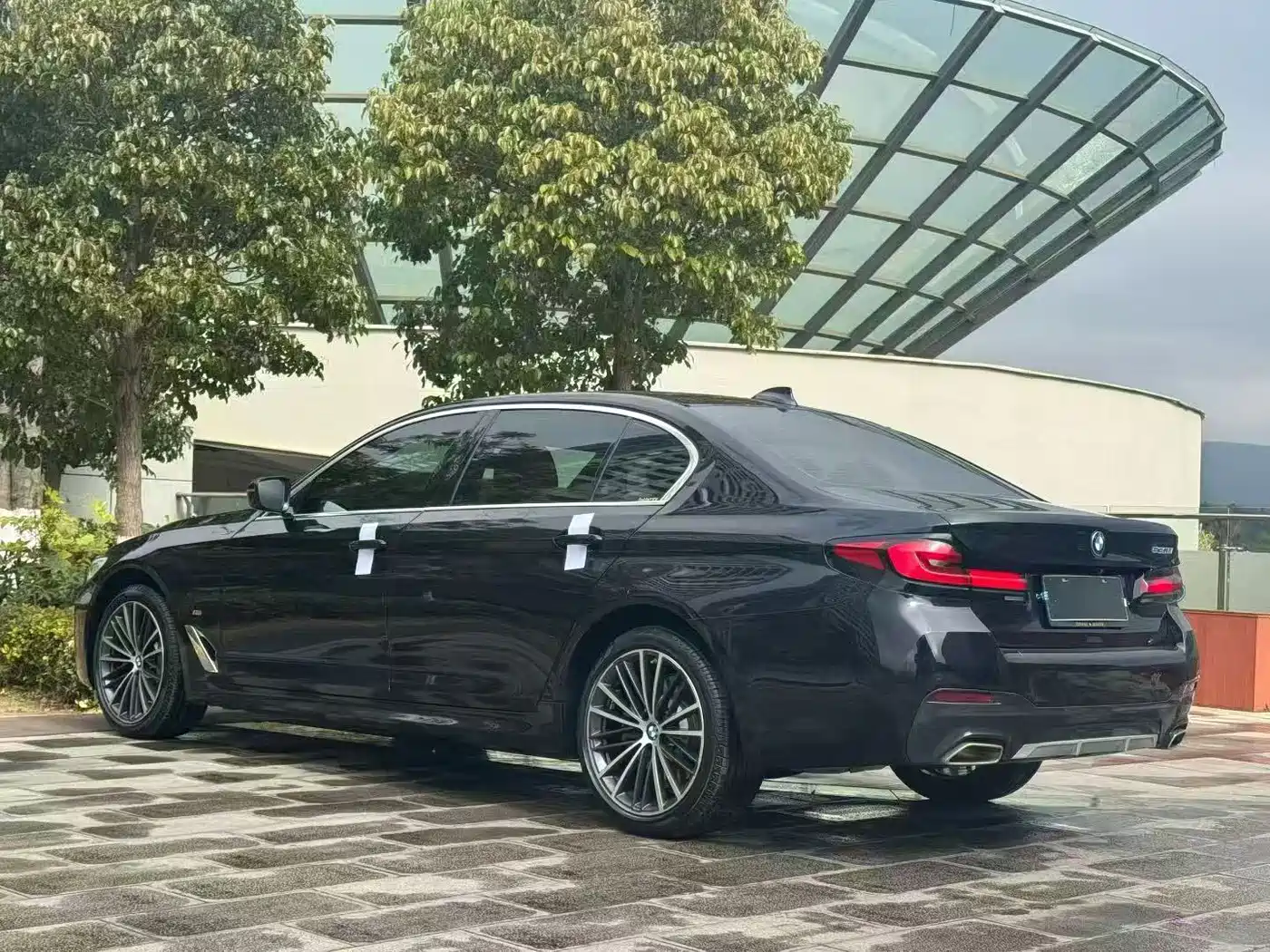BMW 5 Series 2023 Facelift 530Li Leading M Sport Package фото 9