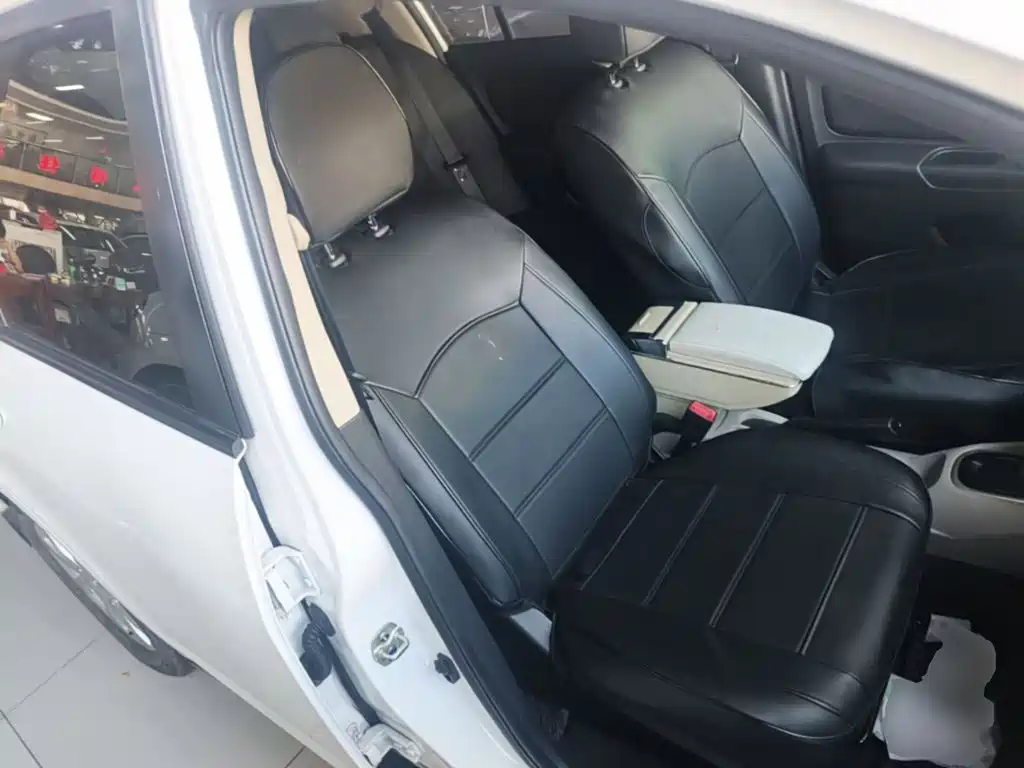 Venucia R50 2016 2016 Model 1.6L Automatic Elite Edition