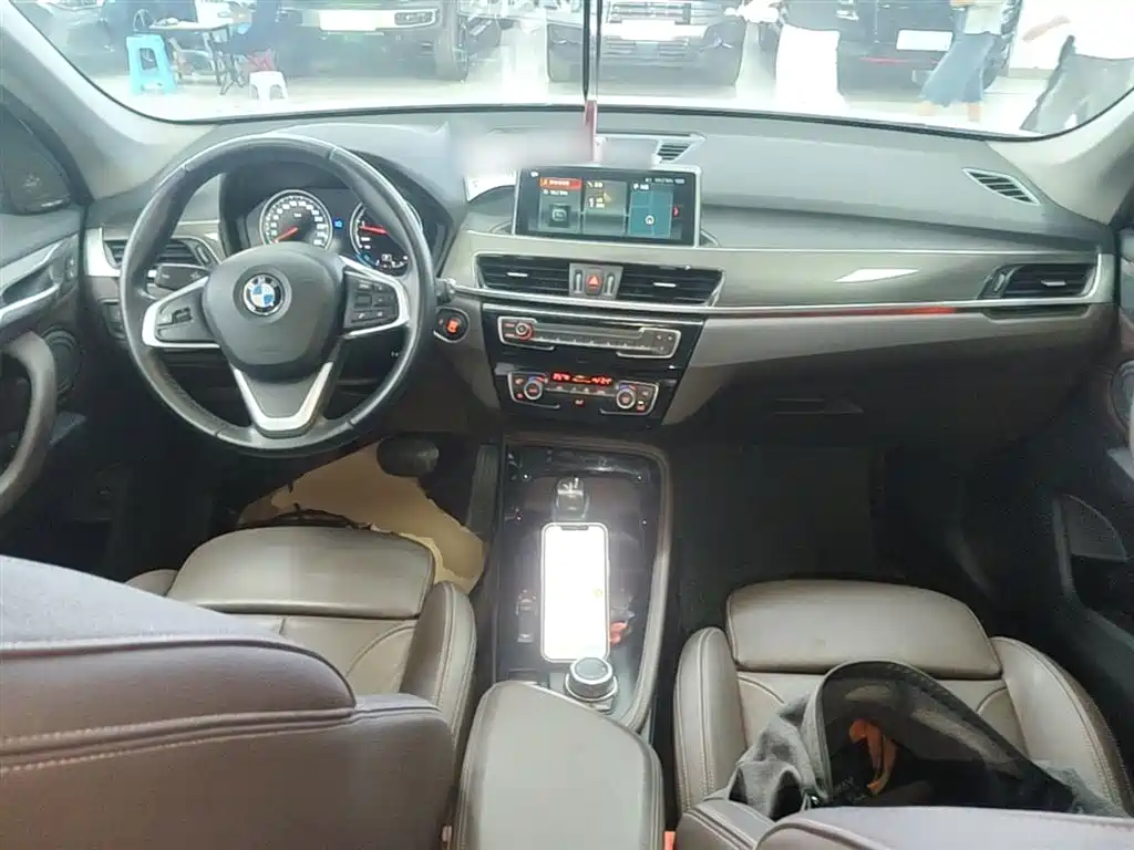 BMW X1 2019 xDrive20Li Premium Model фото 10