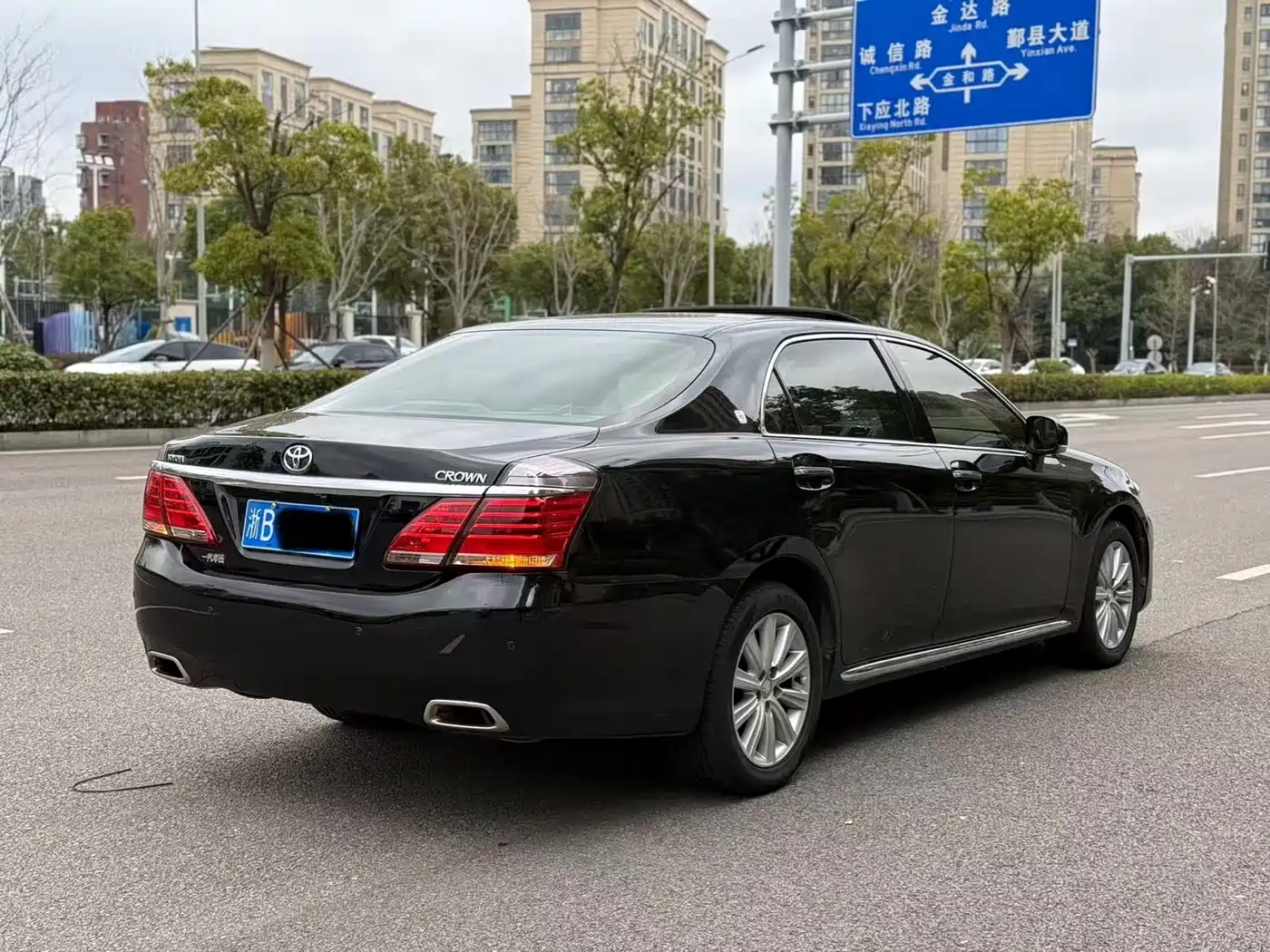 Toyota Crown 2012 2.5L Royal Leather Edition фото 11