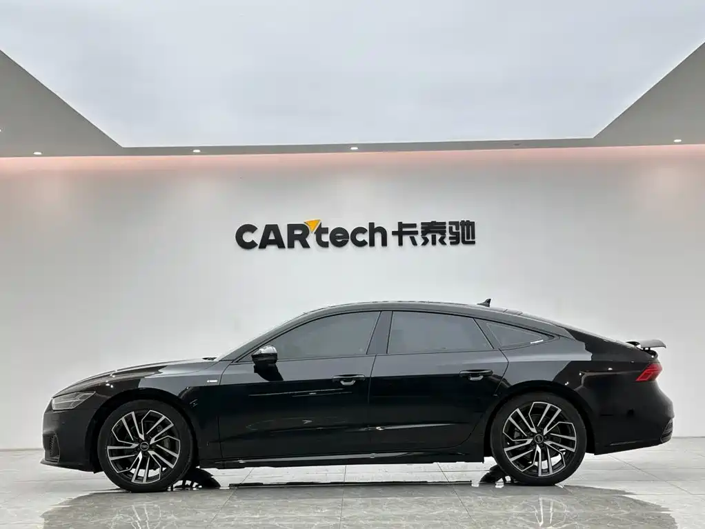 Фото 2 - Audi A7