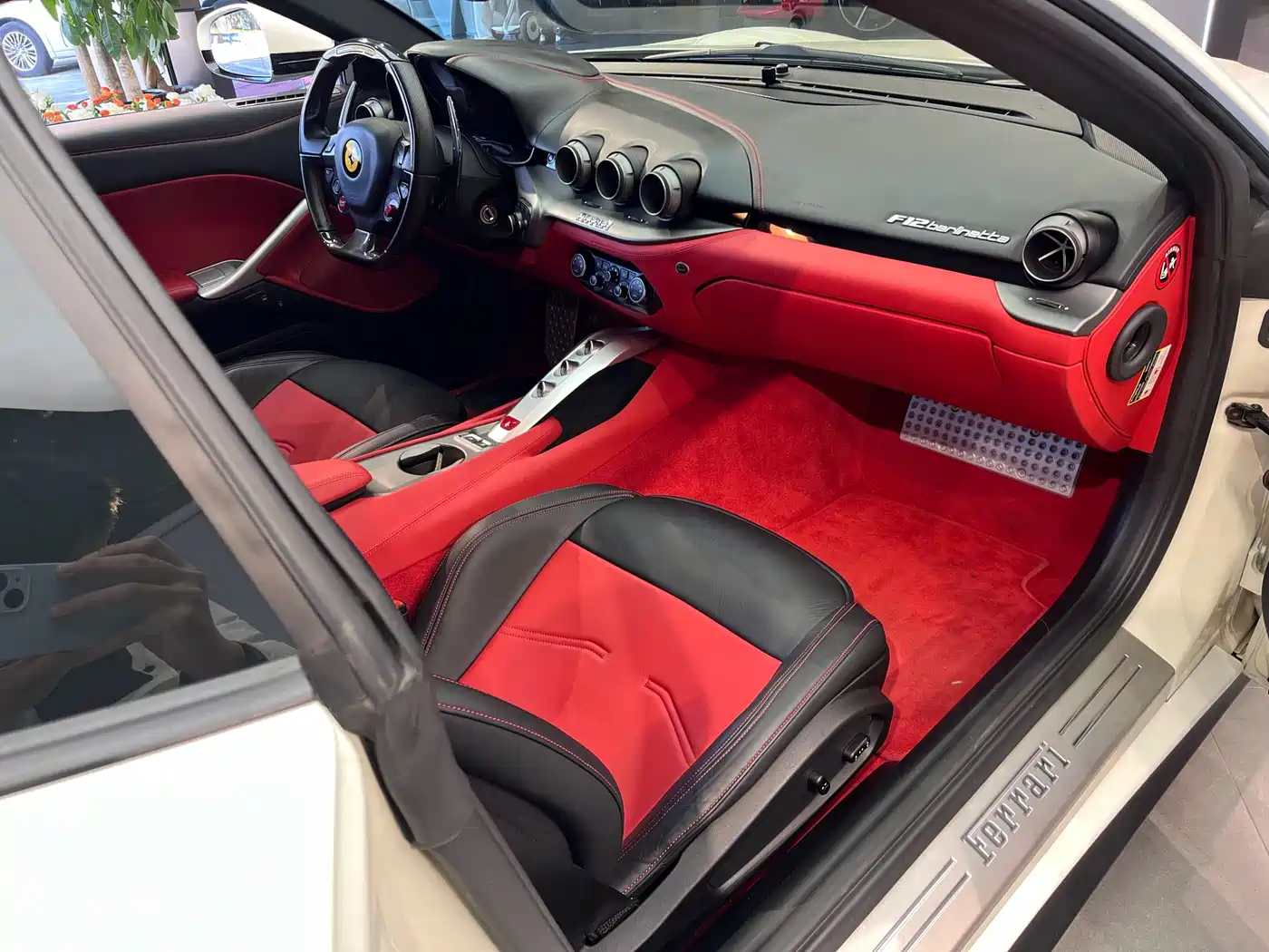 Ferrari F12berlinetta 2013 6.3L Standard фото 8