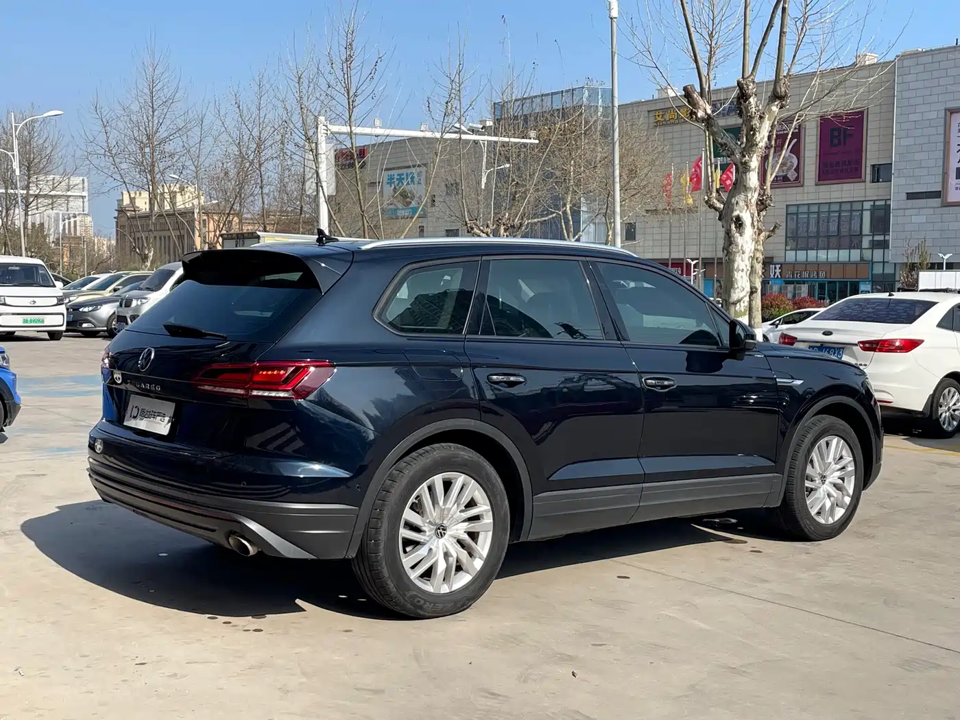 VOLKSWAGEN TOUAREG