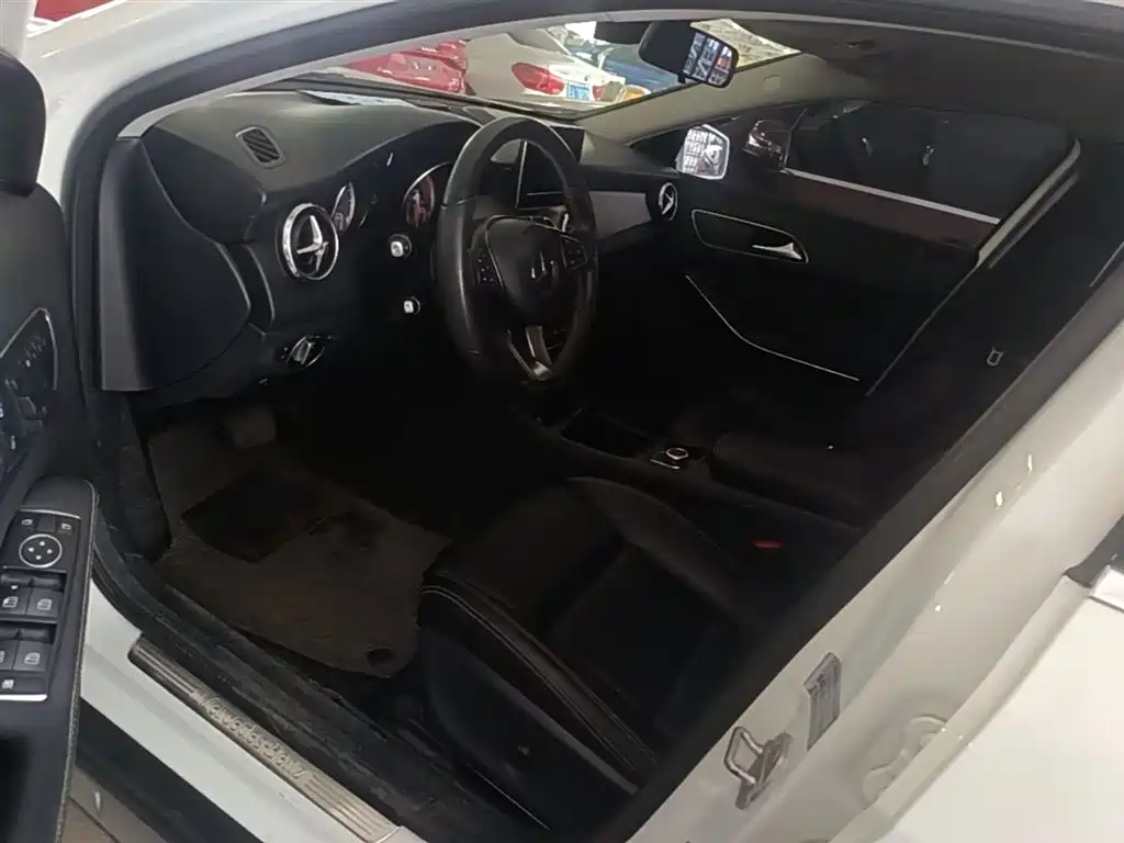 Mercedes-Benz GLA 2016 GLA 200 Dynamic фото 16