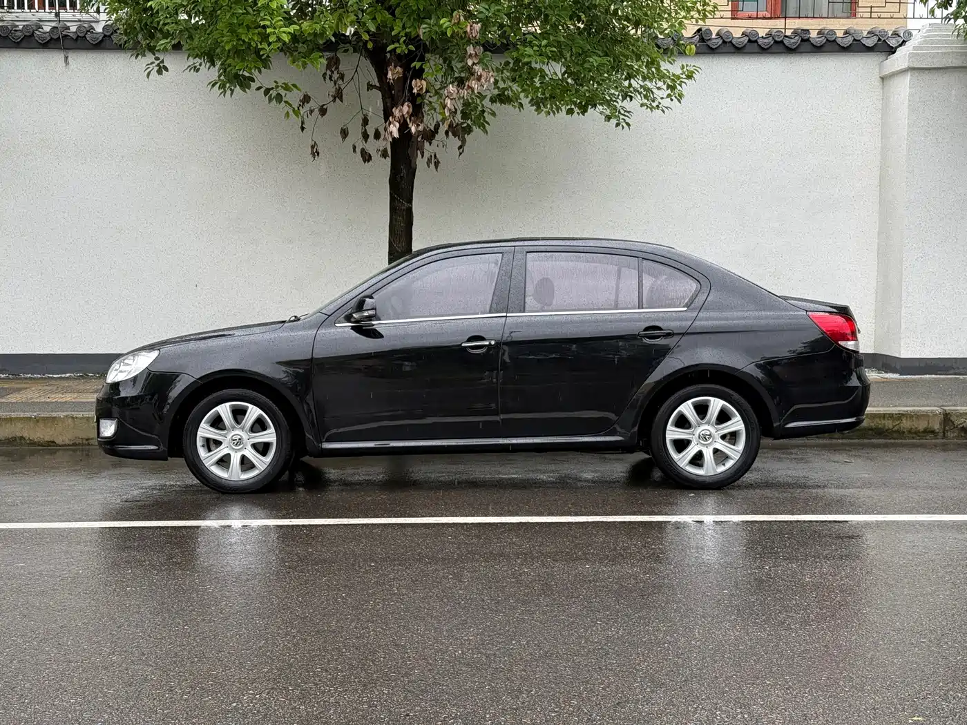 Volkswagen Lavida 2011 2011 1.6L Automatic Pinya Edition