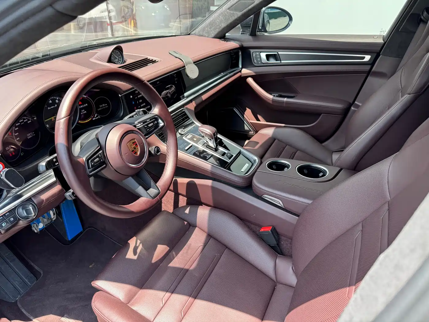 Porsche Panamera New Energy 2023 Panamera Turbo S E-Hybrid Executive Long Wheelbase 4.0T фото 19