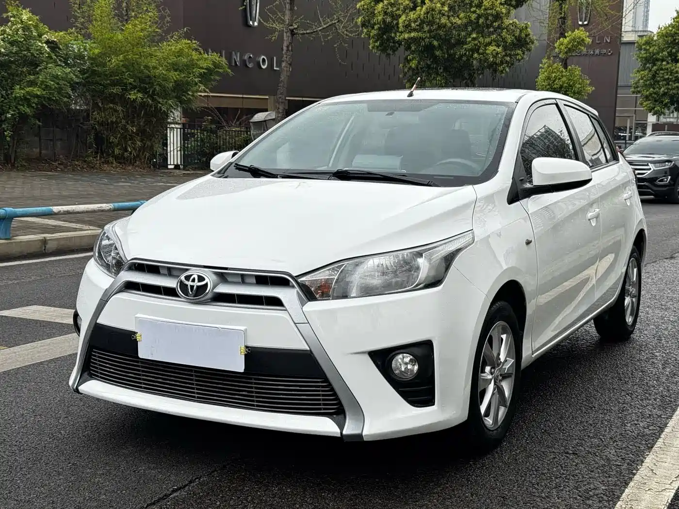 Toyota YARiS L Zhi Xuan 2015 1.5G Auto Sunroof Special Edition