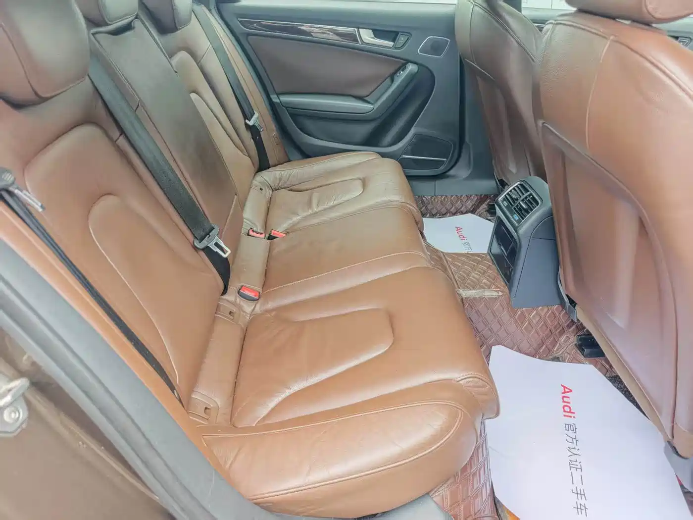 Audi A4L 2016 35 TFSI Collector's Edition S line Comfort фото 14