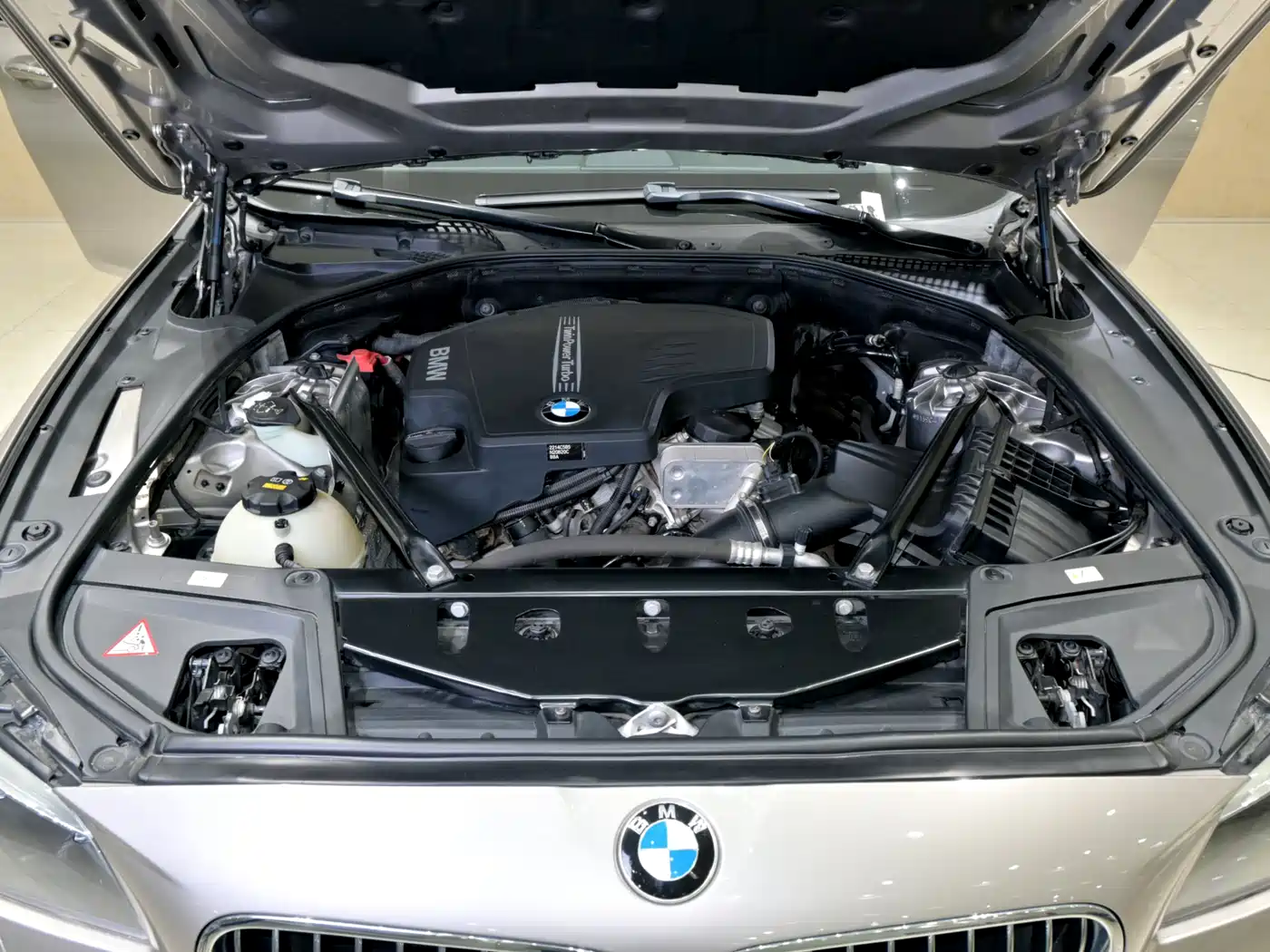 BMW 5 Series 2014 525Li Luxury Design Package фото 26