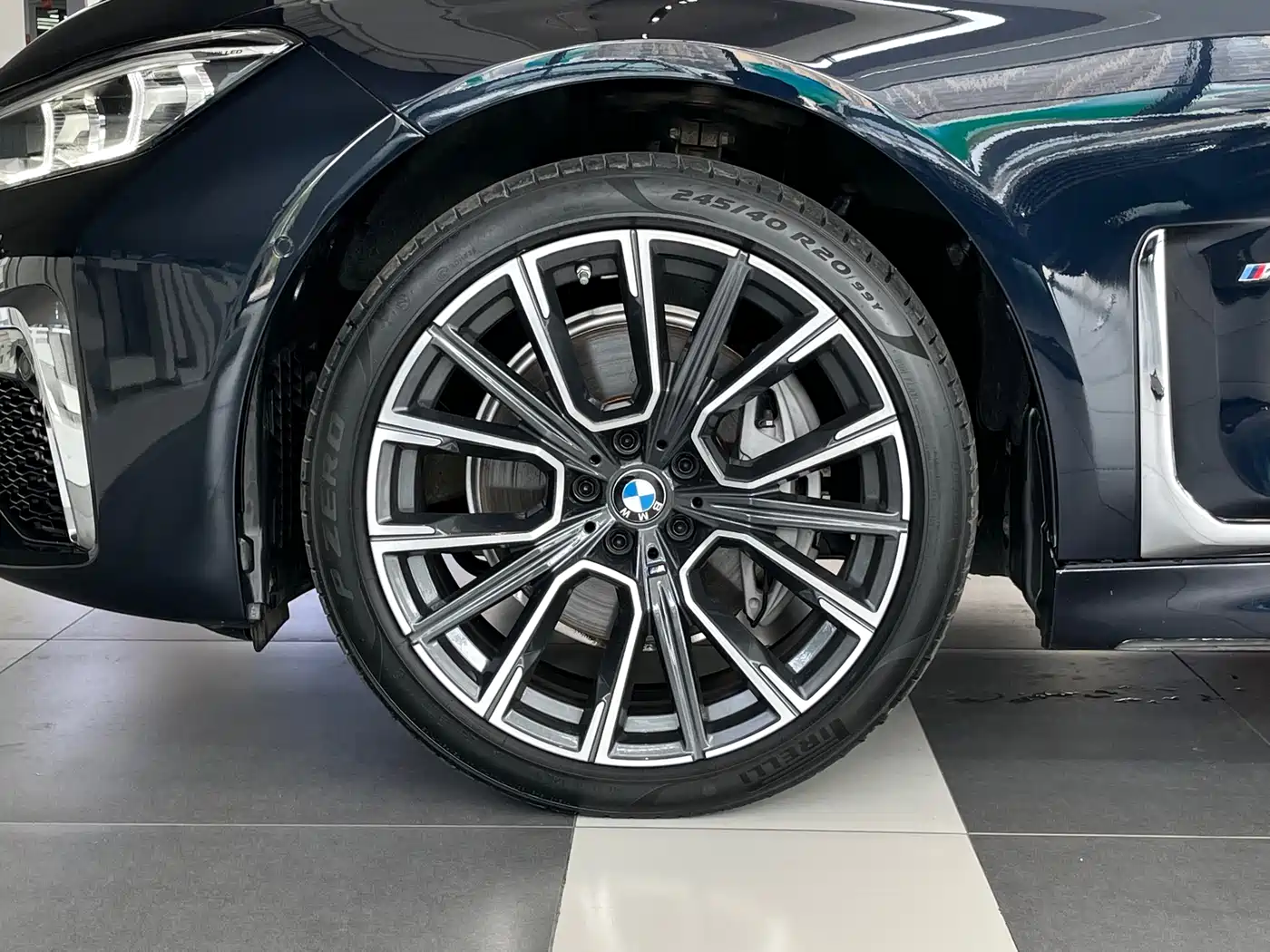 BMW 7 Series 2019 740Li Leading M Sport Package фото 33