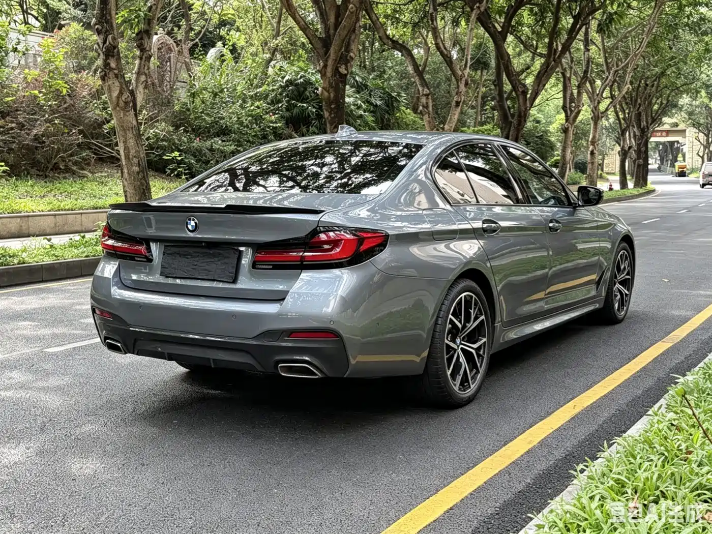BMW 5 Series (Import) 2022 530i M Sport Package фото 20