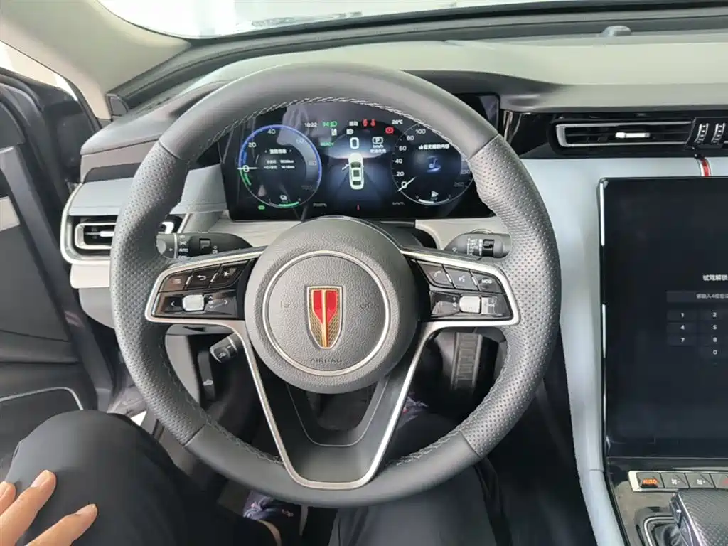 Hongqi H5 PHEV 2025 170 Super Hybrid Edition фото 11