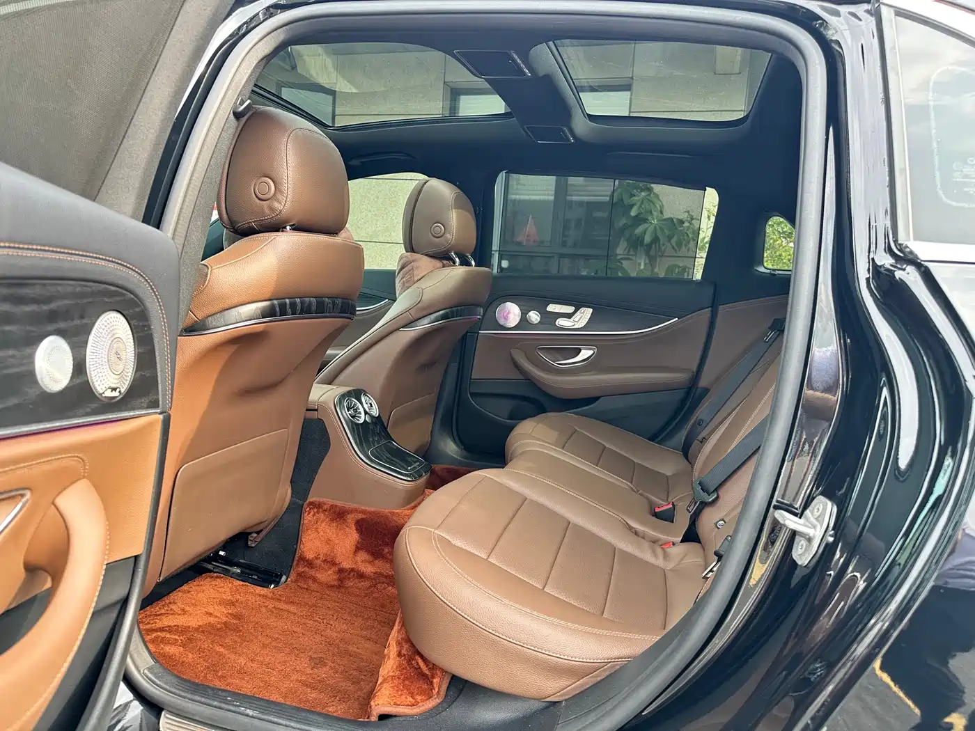 Mercedes-Benz E-Class 2021 E 300 L Sport Luxury Edition фото 6