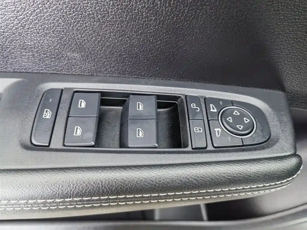 BYD Qin 2019 1.5L Automatic Luxury Edition фото 9