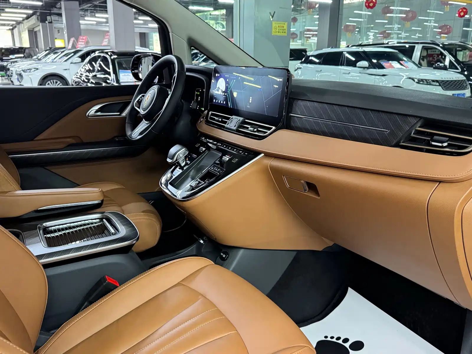 Фото 9 - Hongqi HQ9 PHEV