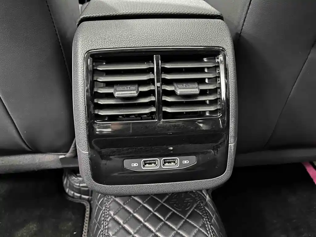 Photo 15 - Volkswagen Sagitar