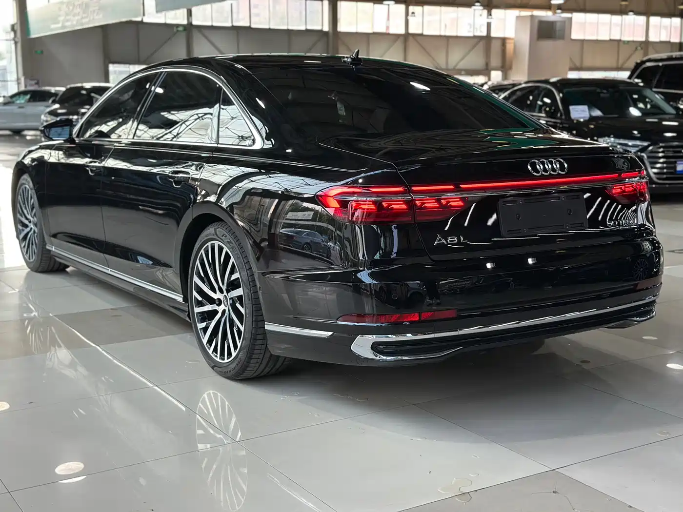 Audi A8 2025 A8L 50 TFSI quattro Exclusive Selection фото 7