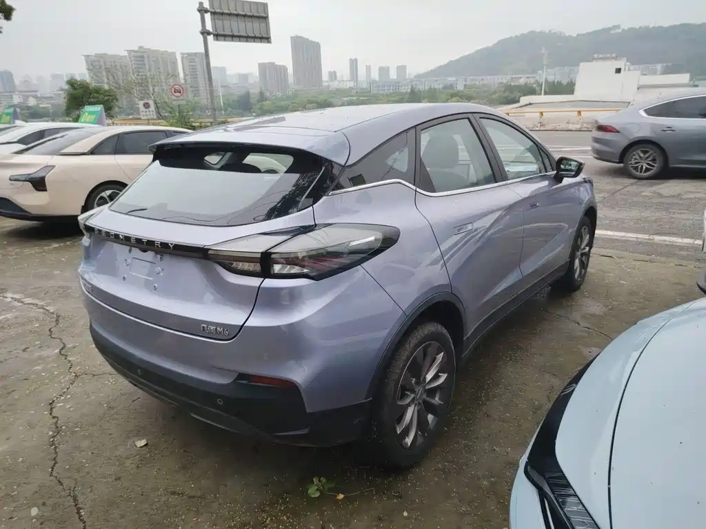 Geely Geometry M6 2023 2022 450 New Intelligence Edition