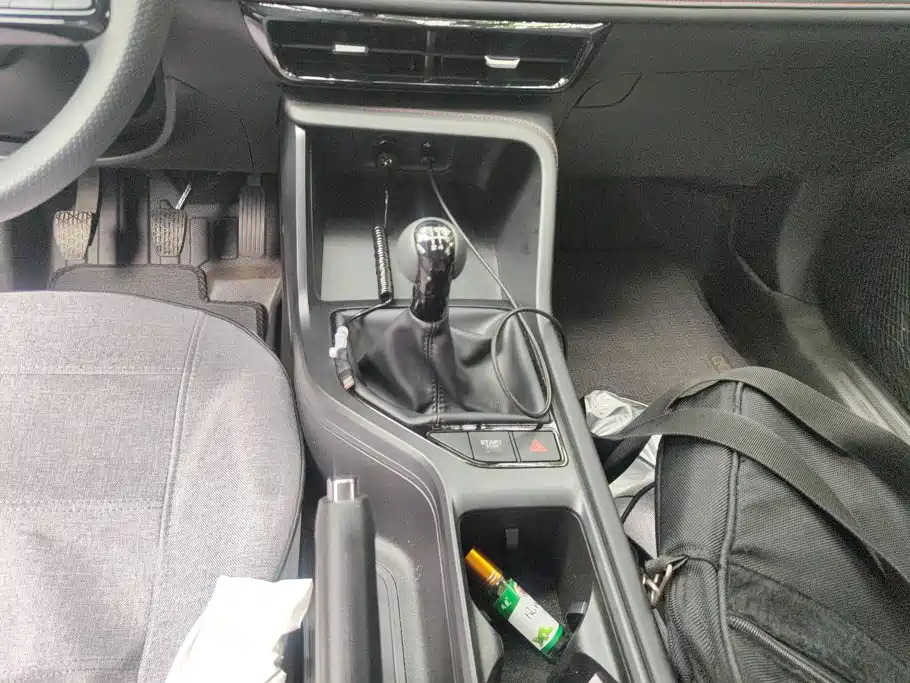 Roewe i5 2025 2026 1.5L Manual STD