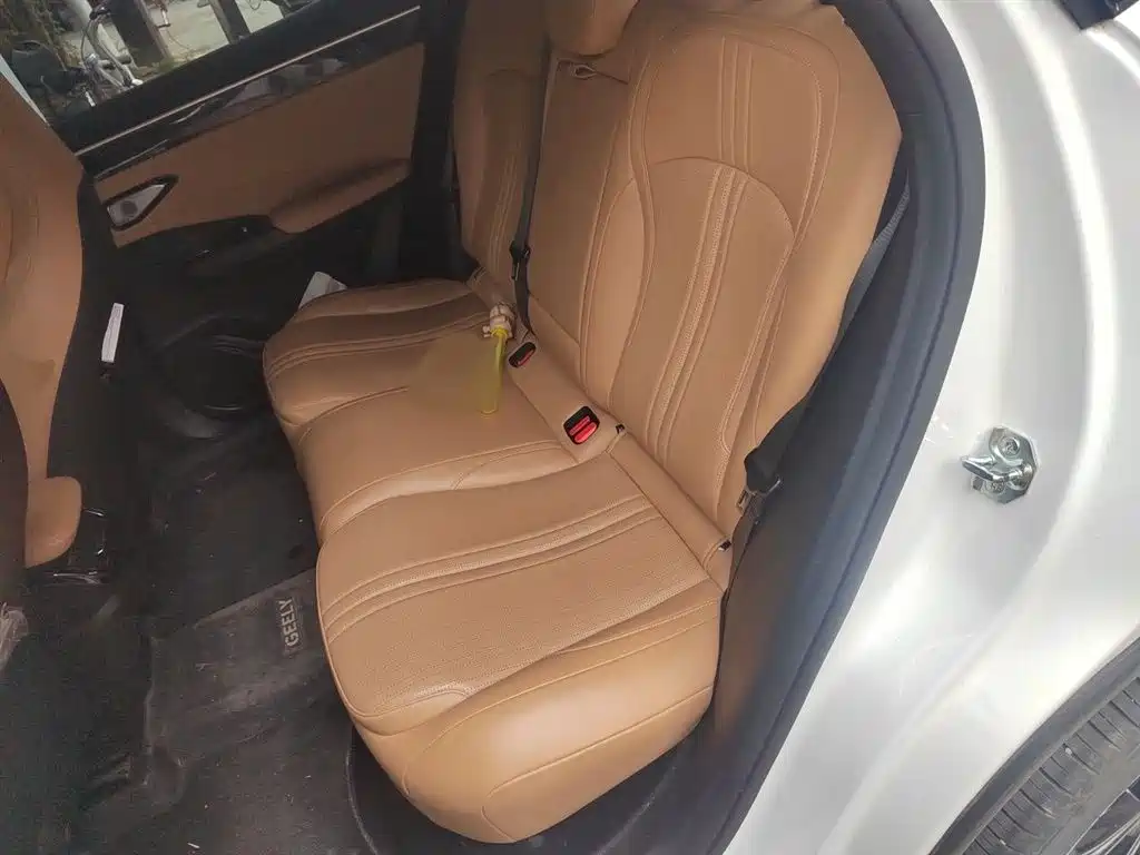 Geely Galaxy Galaxy L7 2023 1.5T 115km Starship фото 14