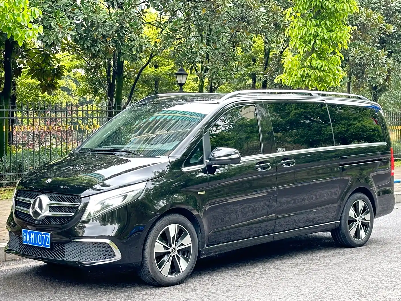 MERCEDES-BENZ V CLASS