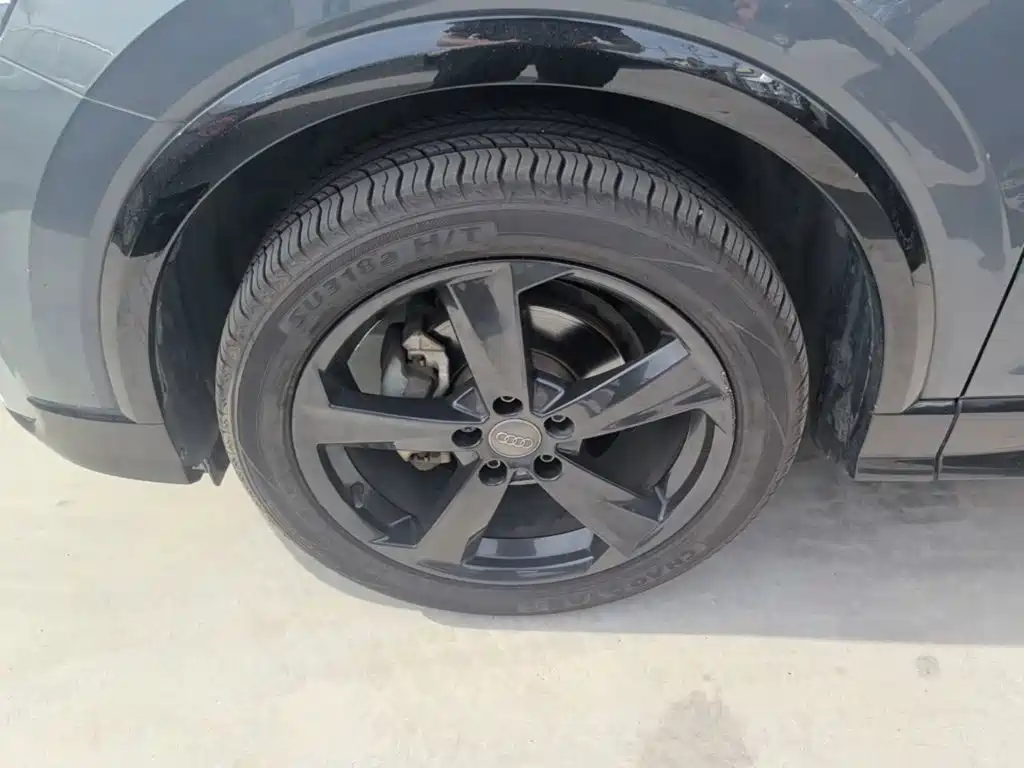 Audi Q2L 2019 2018 35 TFSI Launch Exclusive Edition China VI