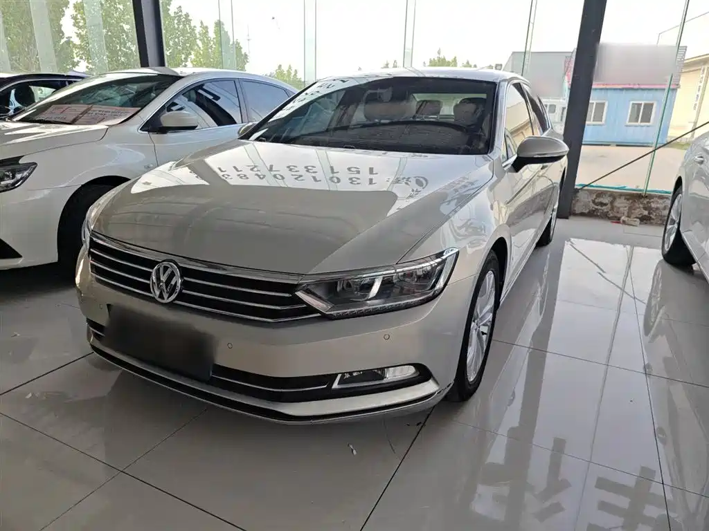 Volkswagen Magotan 2018 Facelift 330TSI DSG Luxury фото 2
