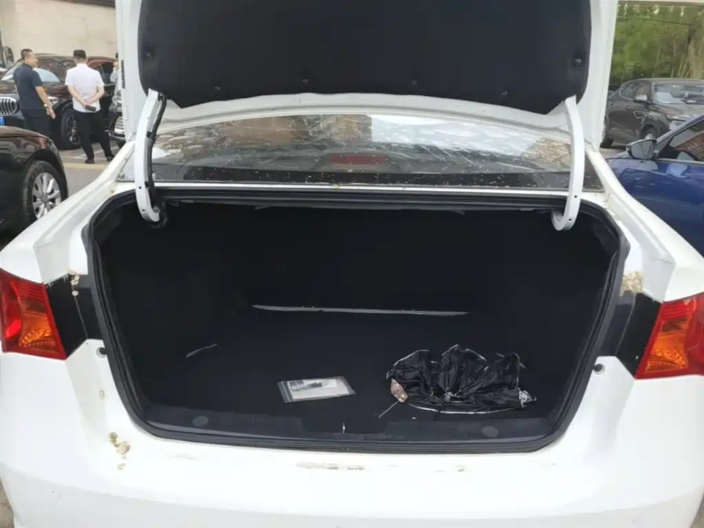 Roewe 350 2017 2015 Model 1.5L Automatic Luxury Sunroof Edition