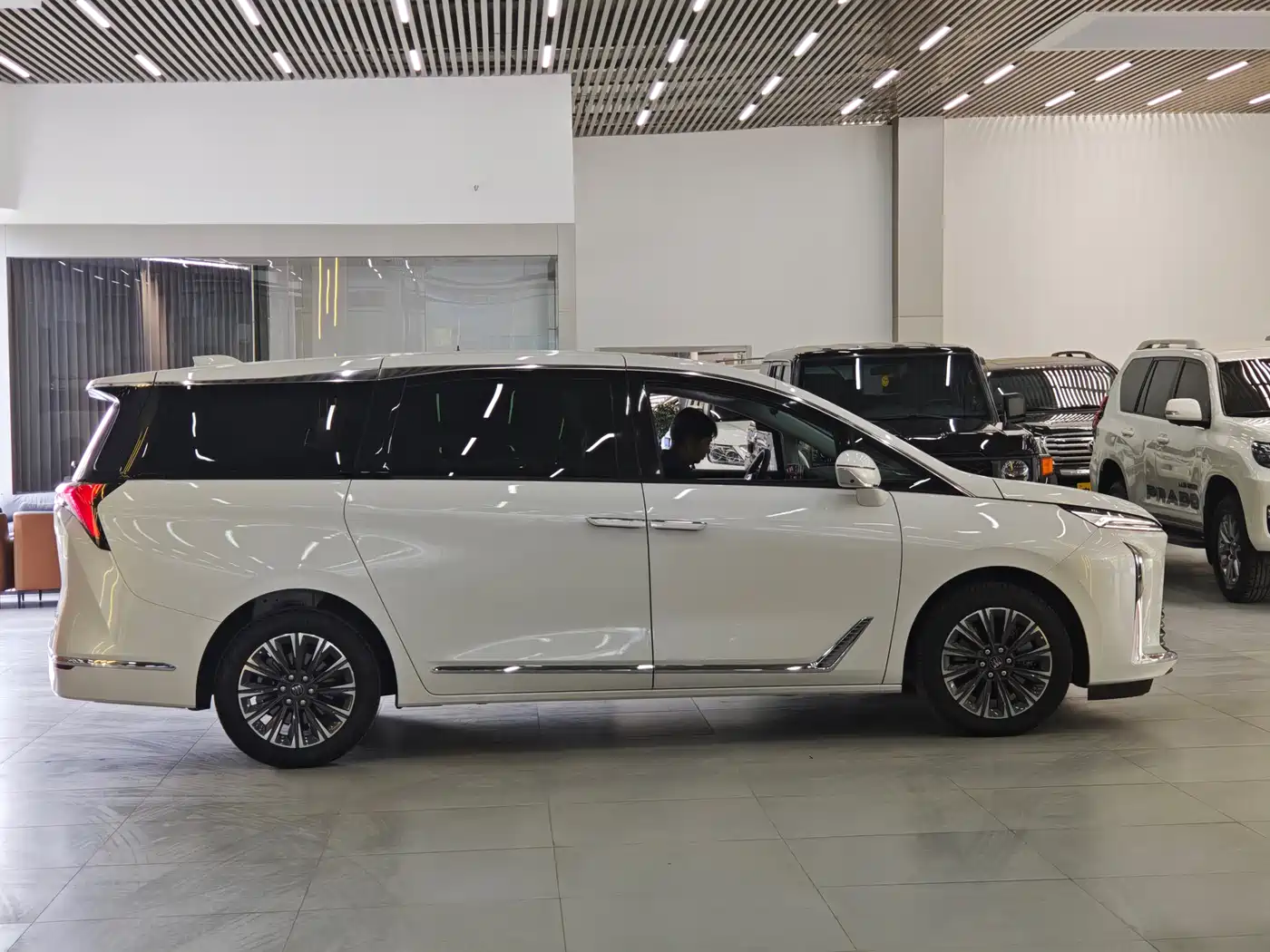 Buick GL8 2025 Model Landglory Smart Edition фото 7