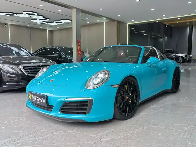 PORSCHE 911