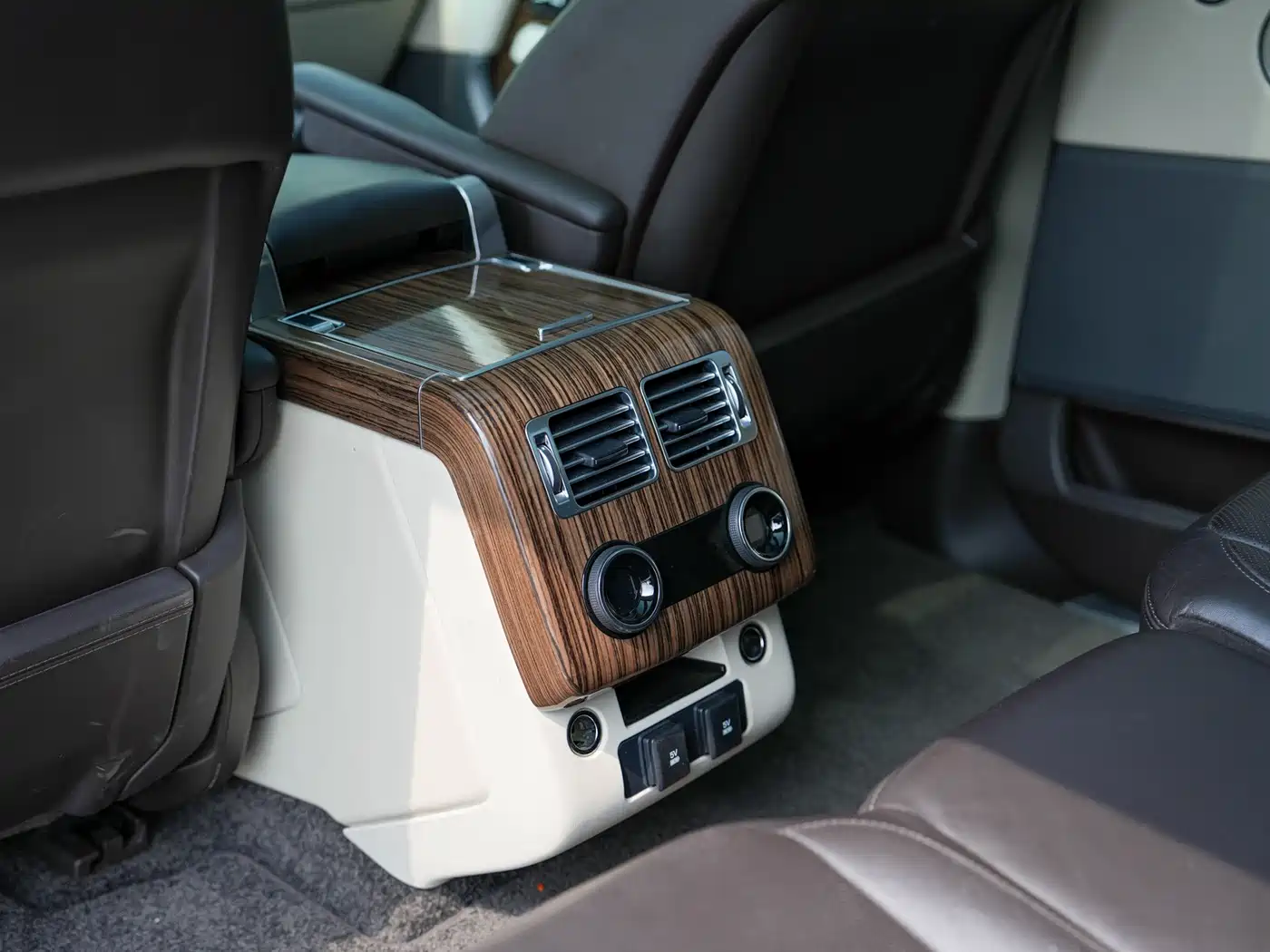 Land Rover Range Rover 2018 3.0 SC V6 Vogue SE Genesis Extended Edition фото 27