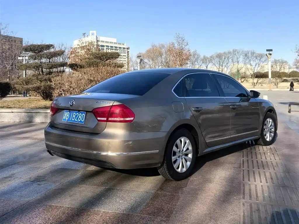 Volkswagen Passat 2014 1.8TSI Automatic Honor Edition фото 9