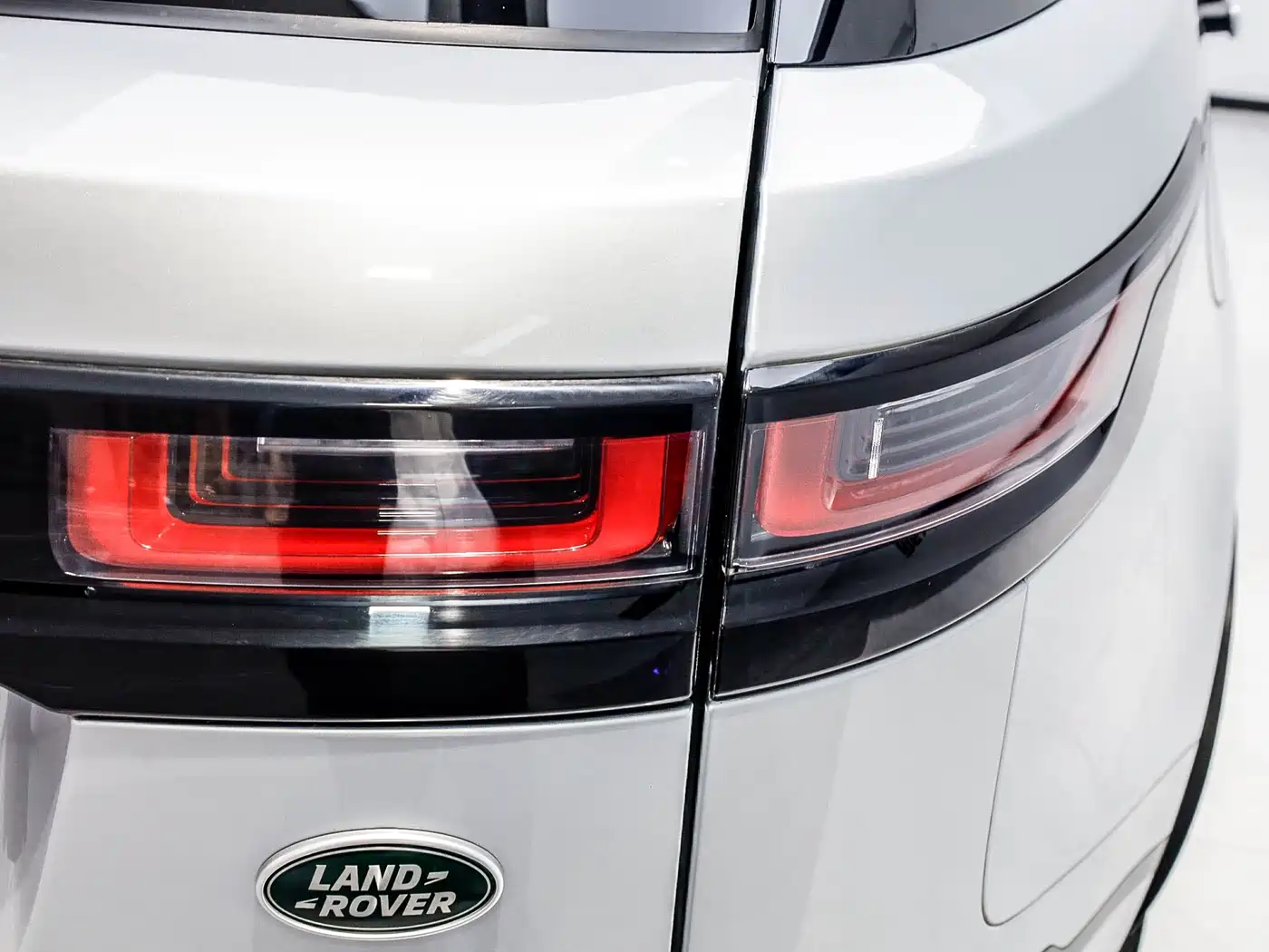 Land Rover Range Rover Velar 2022 250PS фото 16