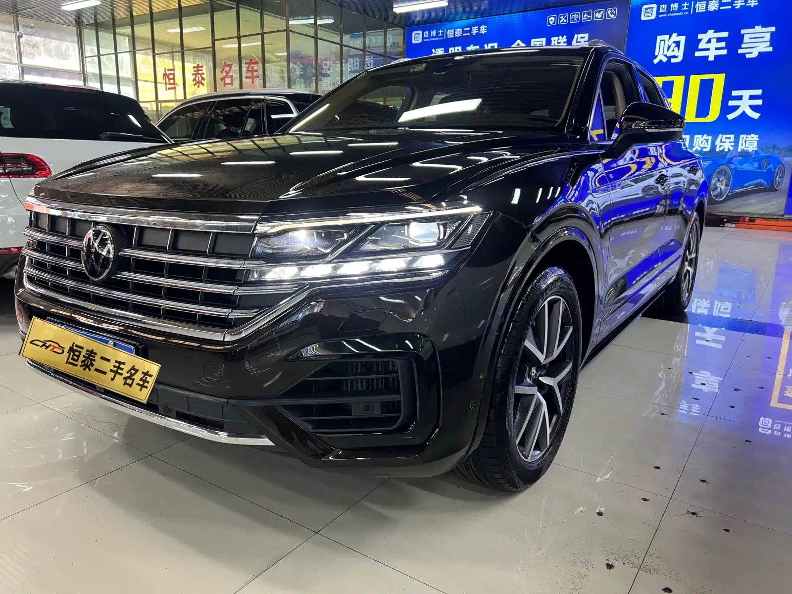 Фото 1 - Volkswagen Touareg